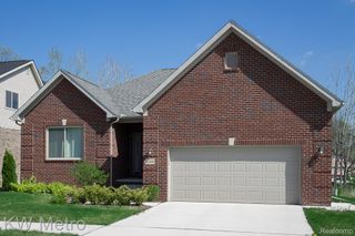 34632 John Bartley Circle, Sterling Heights, MI 48310