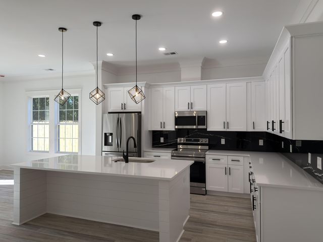 1915 Kerry Street, North Charleston, SC 29406