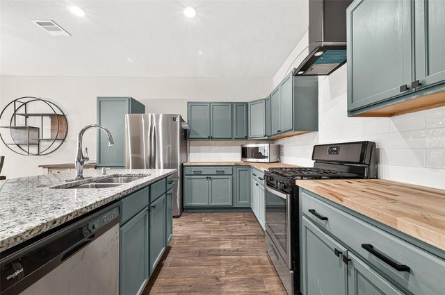 40438 Red Poppy Lane, Magnolia, TX 77354