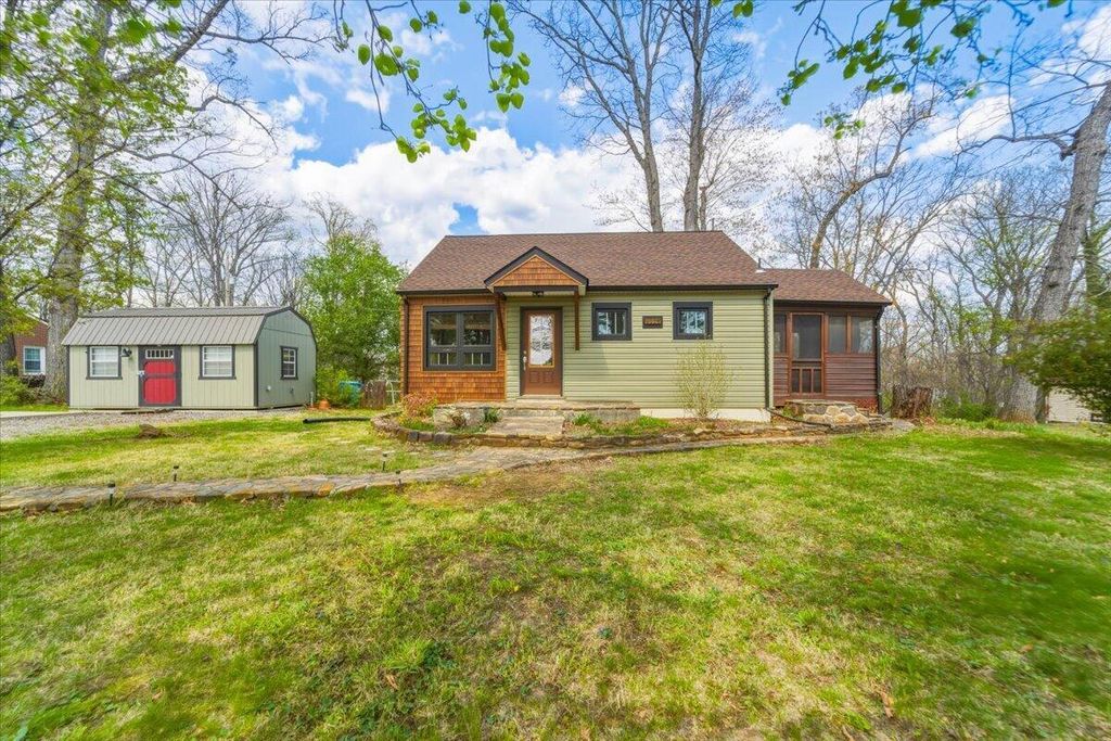 4925 Oak RD, Roanoke, VA 24017