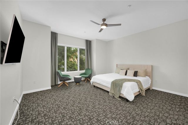 21 Gramercy 220, Irvine, CA 92612