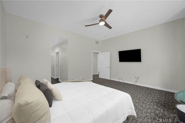 21 Gramercy 220, Irvine, CA 92612