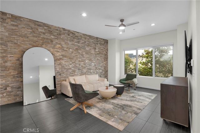 21 Gramercy 220, Irvine, CA 92612