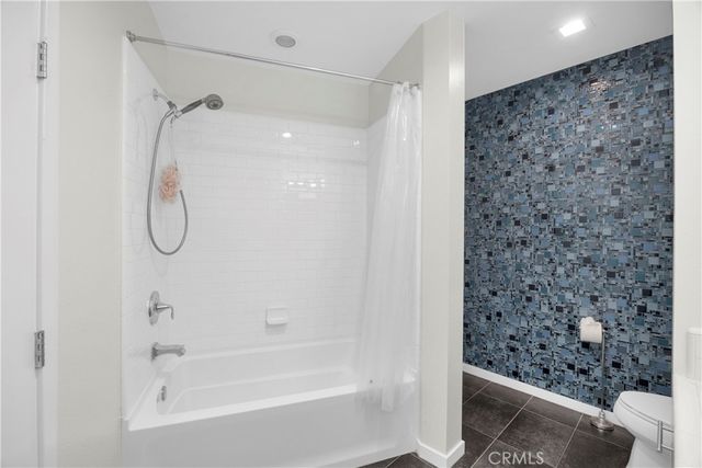 21 Gramercy 220, Irvine, CA 92612