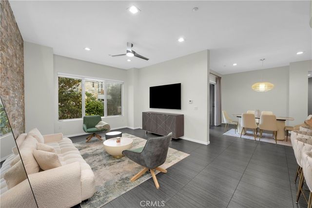 21 Gramercy 220, Irvine, CA 92612