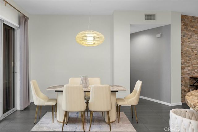 21 Gramercy 220, Irvine, CA 92612