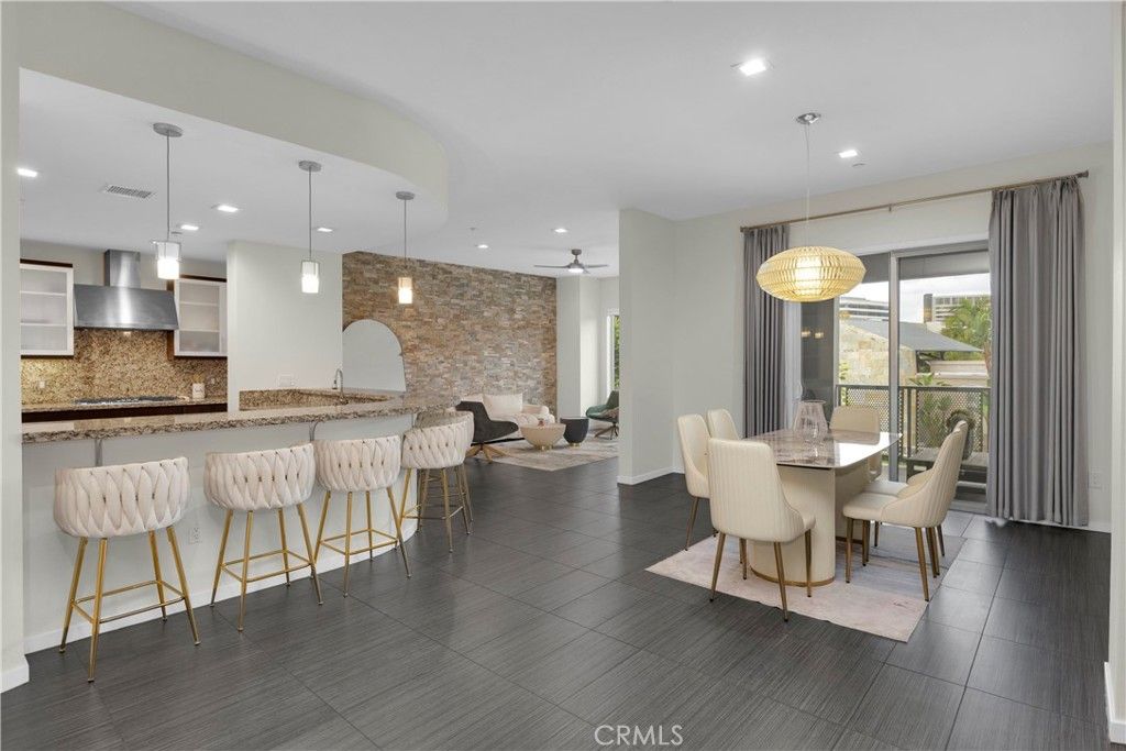 21 Gramercy 220, Irvine, CA 92612