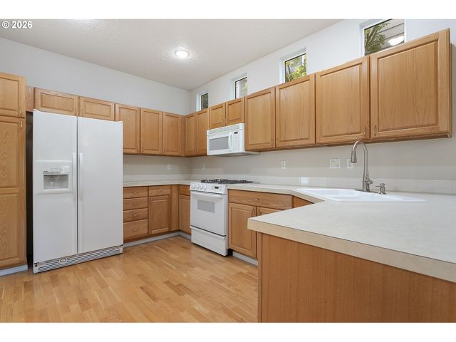 1627 Ne 65TH Ave, Hillsboro, OR 97124