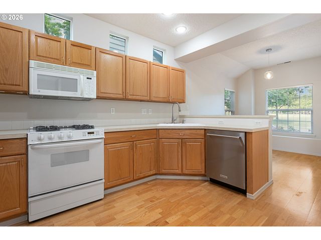 1627 Ne 65TH Ave, Hillsboro, OR 97124