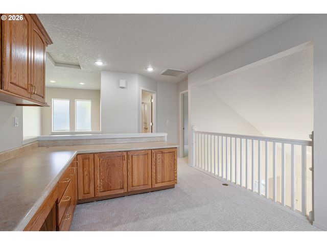 1627 Ne 65TH Ave, Hillsboro, OR 97124