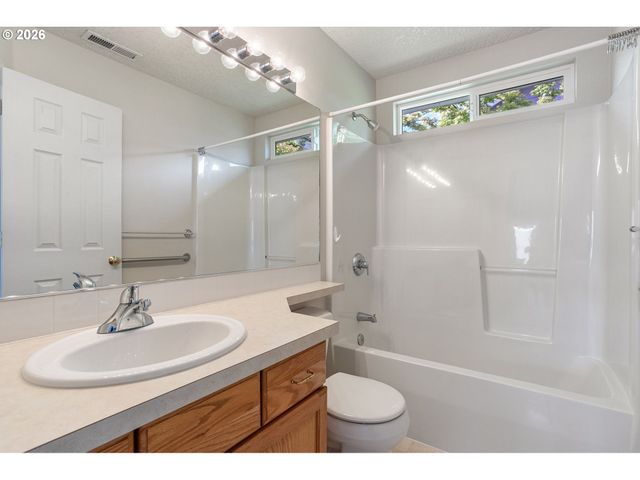 1627 Ne 65TH Ave, Hillsboro, OR 97124