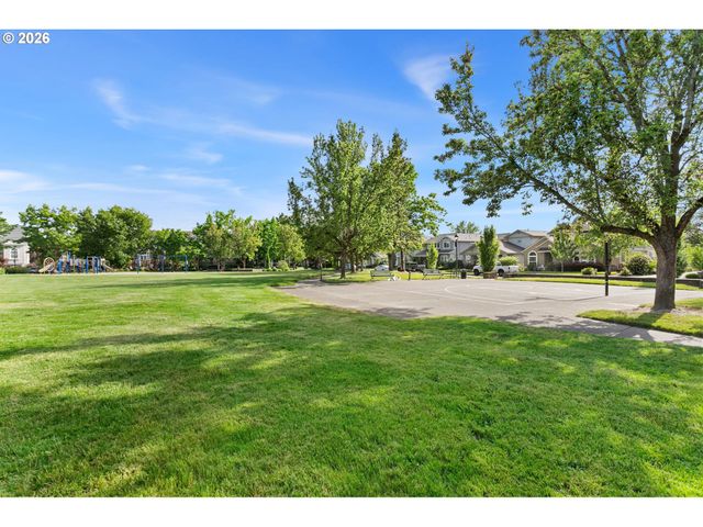 1627 Ne 65TH Ave, Hillsboro, OR 97124
