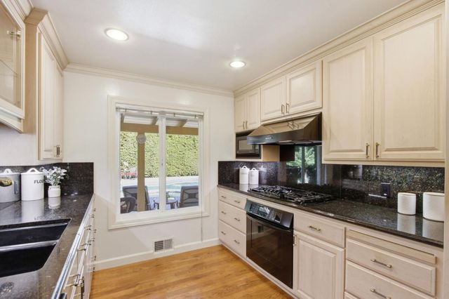 1141 Covington Road, Los Altos, CA 94024