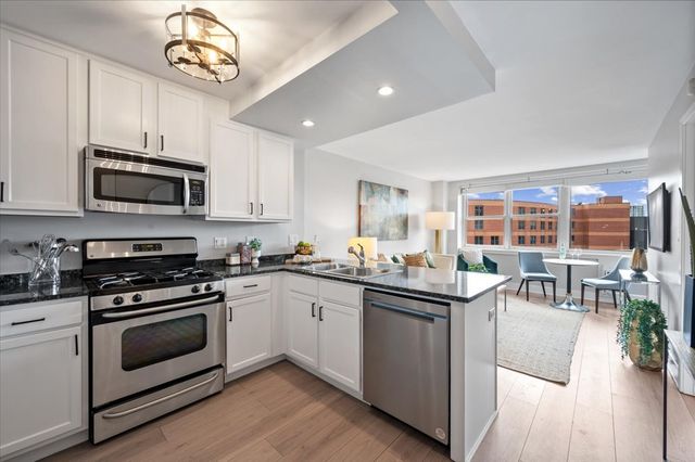 2300 N Commonwealth Avenue 7J, Chicago, IL 60614