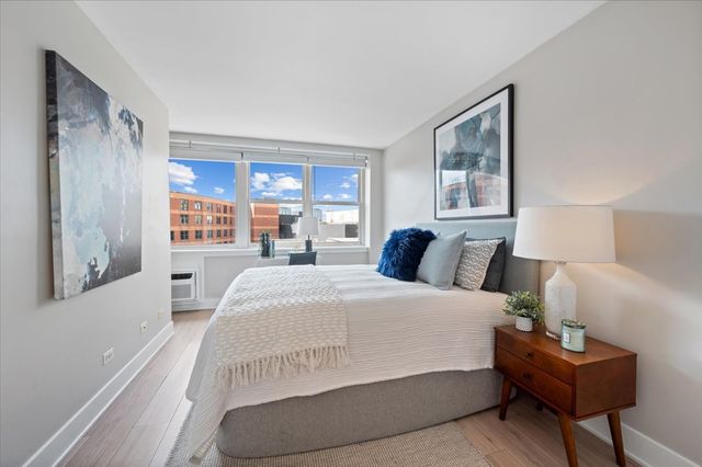 2300 N Commonwealth Avenue 7J, Chicago, IL 60614