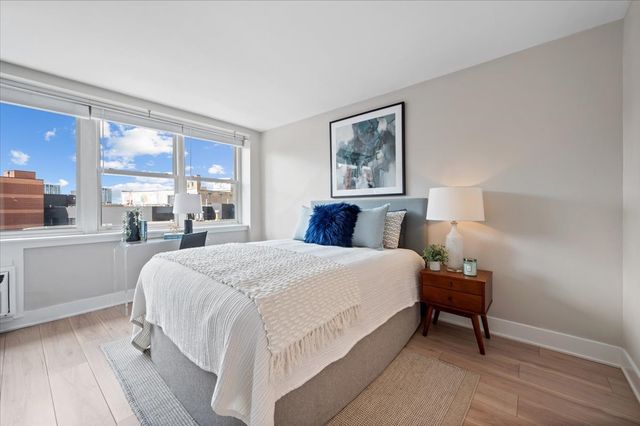 2300 N Commonwealth Avenue 7J, Chicago, IL 60614