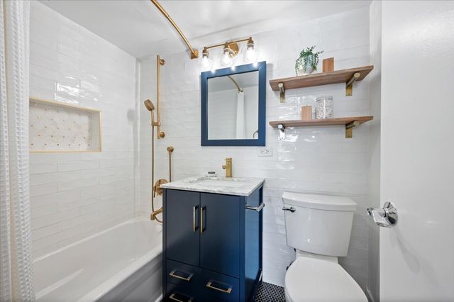 2300 N Commonwealth Avenue 7J, Chicago, IL 60614