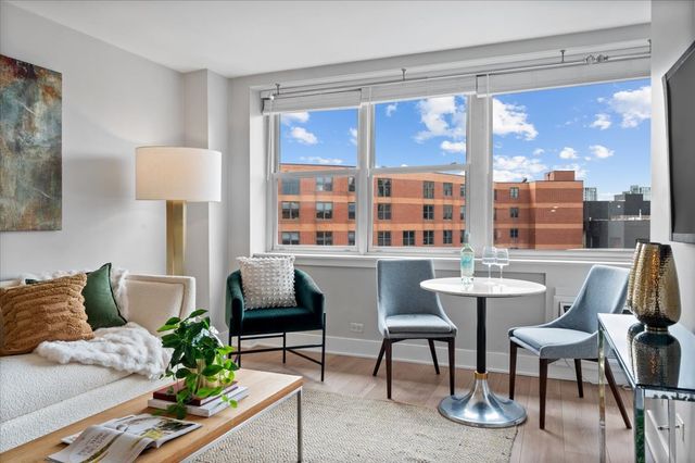 2300 N Commonwealth Avenue 7J, Chicago, IL 60614