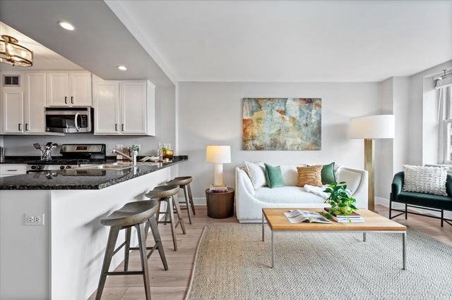 2300 N Commonwealth Avenue 7J, Chicago, IL 60614