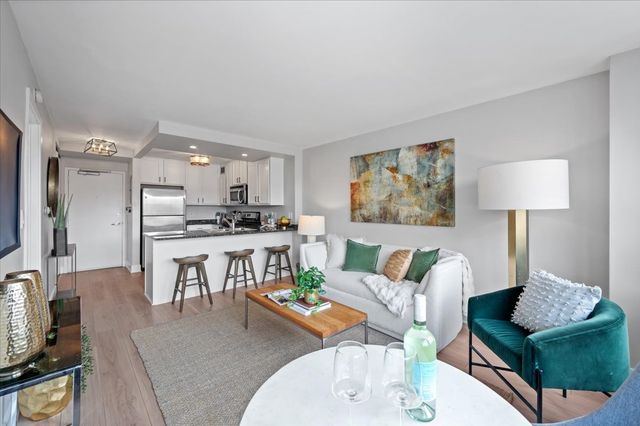 2300 N Commonwealth Avenue 7J, Chicago, IL 60614