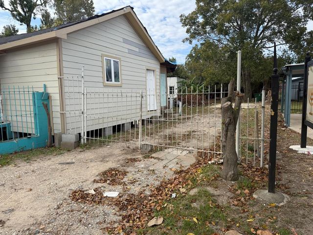 5113 Hirsch Road, Houston, TX 77026