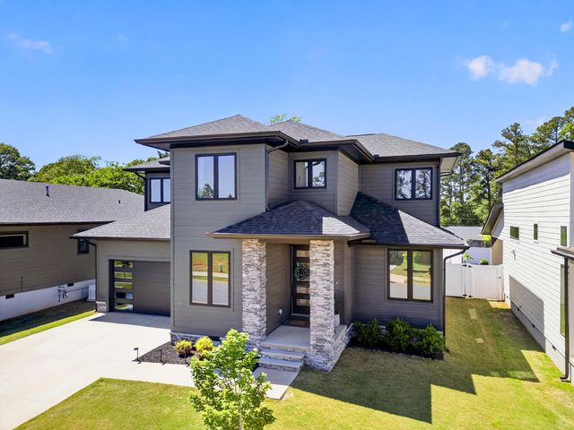 20 Village Crest Drive, Greenville, SC 29607