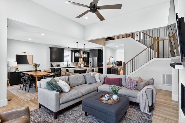 20 Village Crest Drive, Greenville, SC 29607