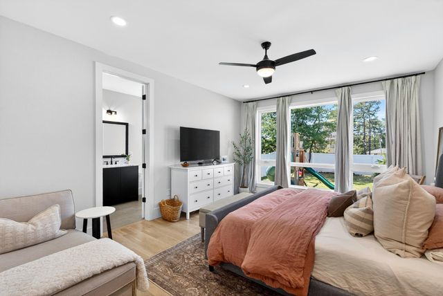 20 Village Crest Drive, Greenville, SC 29607