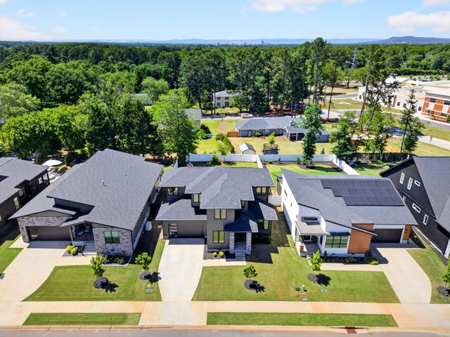 20 Village Crest Drive, Greenville, SC 29607