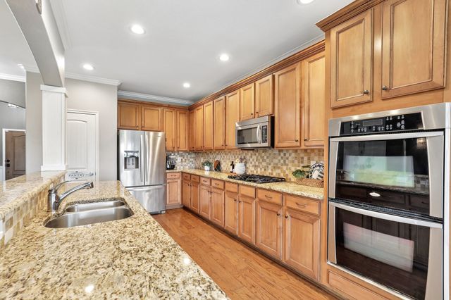 2821 Dog Leg Trail, Mckinney, TX 75069
