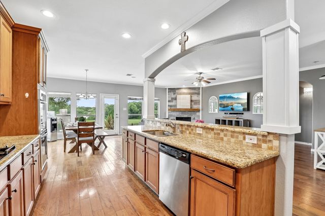 2821 Dog Leg Trail, Mckinney, TX 75069