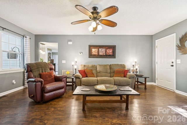125 Mills Forest Lane, Mooresville, NC 28117
