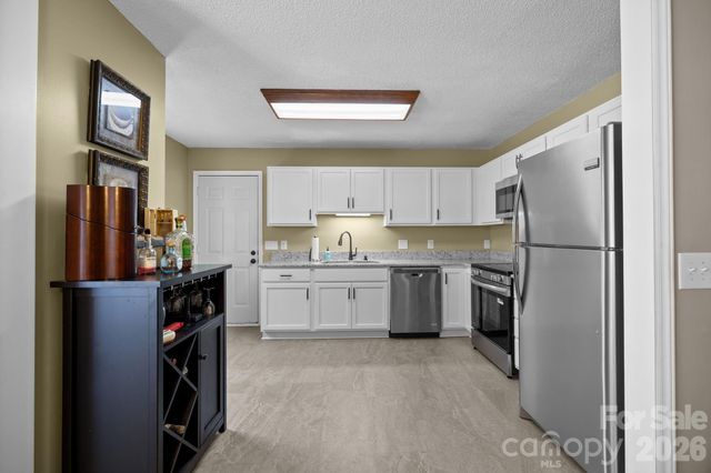 125 Mills Forest Lane, Mooresville, NC 28117