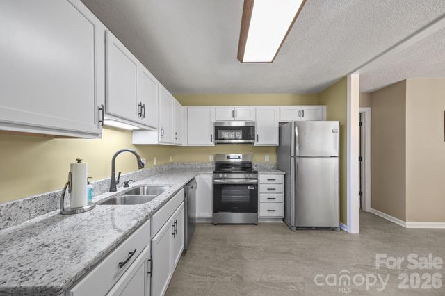 125 Mills Forest Lane, Mooresville, NC 28117