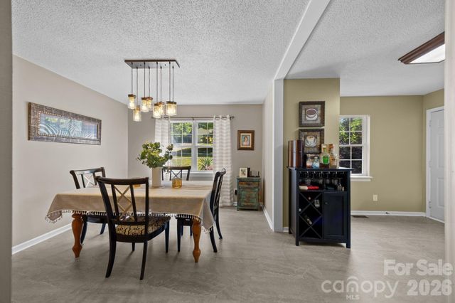 125 Mills Forest Lane, Mooresville, NC 28117
