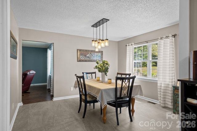 125 Mills Forest Lane, Mooresville, NC 28117