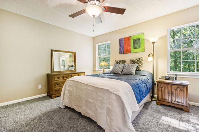 125 Mills Forest Lane, Mooresville, NC 28117
