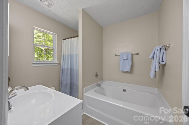 125 Mills Forest Lane, Mooresville, NC 28117