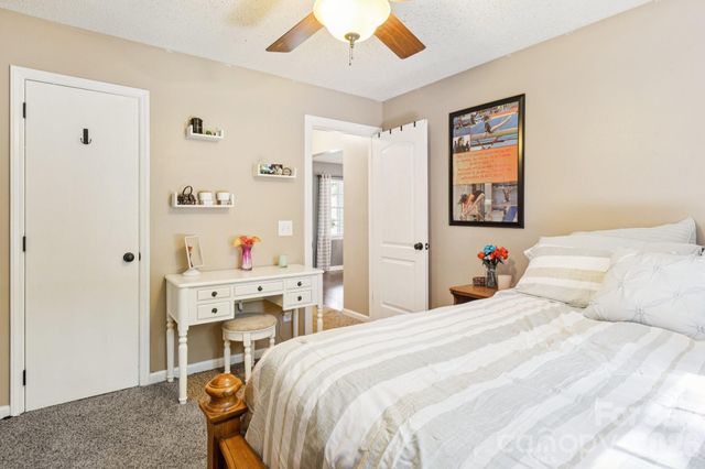 125 Mills Forest Lane, Mooresville, NC 28117
