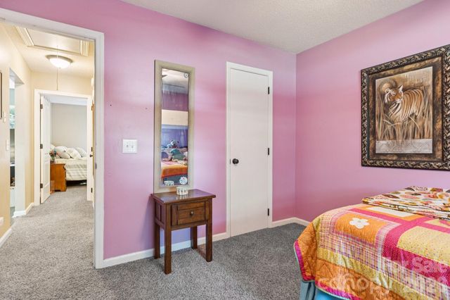 125 Mills Forest Lane, Mooresville, NC 28117