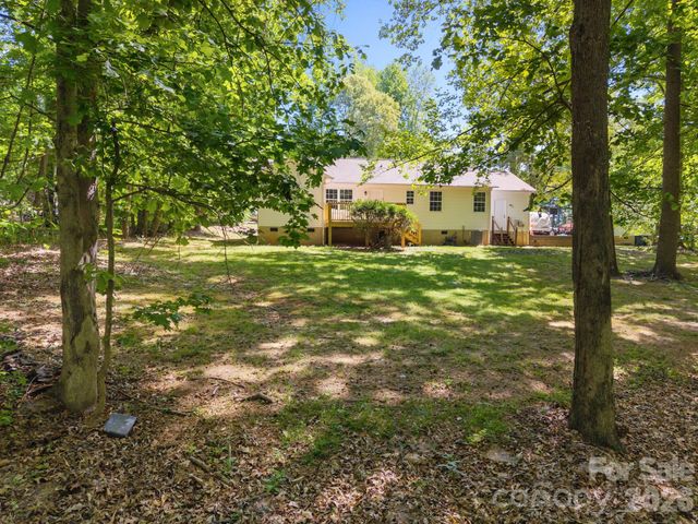 125 Mills Forest Lane, Mooresville, NC 28117