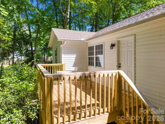 125 Mills Forest Lane, Mooresville, NC 28117