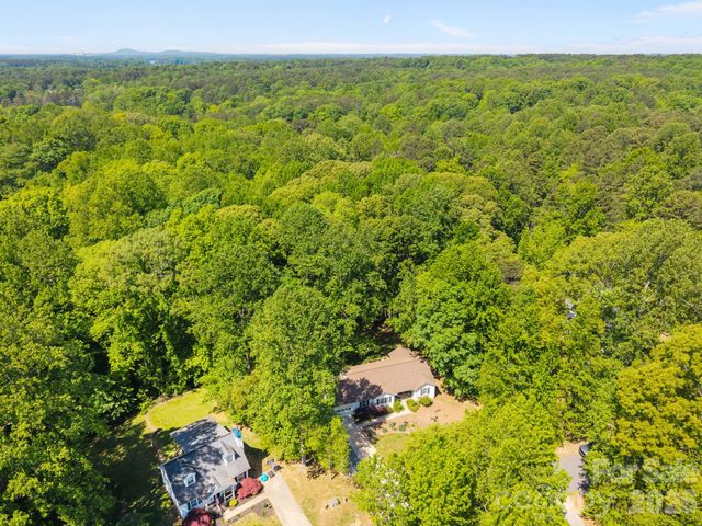 125 Mills Forest Lane, Mooresville, NC 28117