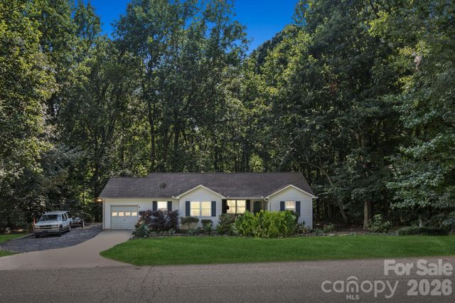 125 Mills Forest Lane, Mooresville, NC 28117