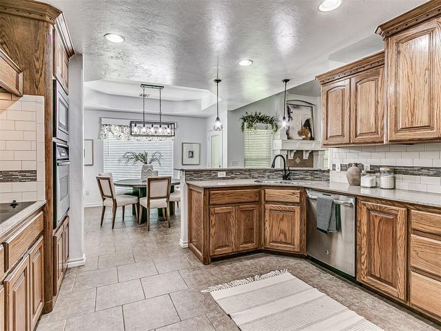 1101 Parrish Place, Blanchard, OK 73010