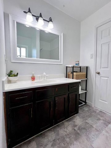 344 Merlot Lane, Los Lunas, NM 87031