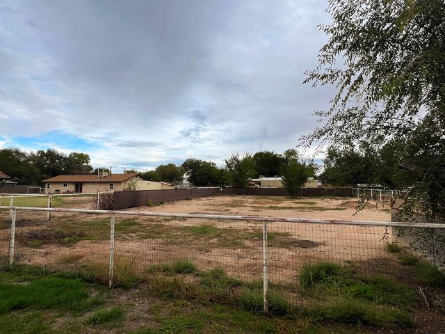 344 Merlot Lane, Los Lunas, NM 87031