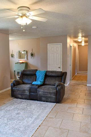 344 Merlot Lane, Los Lunas, NM 87031
