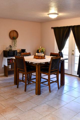 344 Merlot Lane, Los Lunas, NM 87031