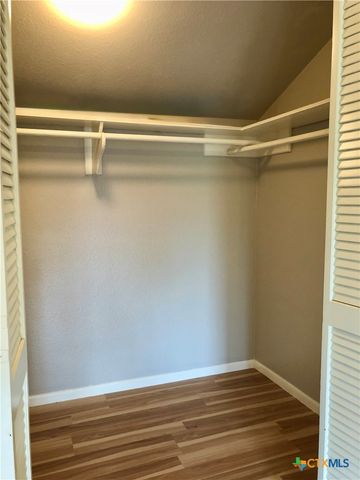 615 Burleson 4, San Marcos, TX 78666